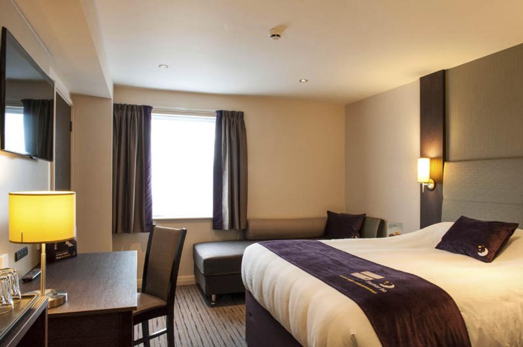 Premier Inn Aberdeen Airport - Dyce Bagian luar foto