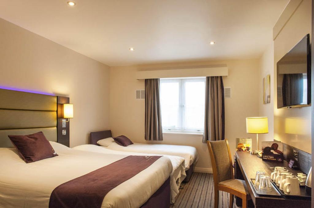 Premier Inn Aberdeen Airport - Dyce Bagian luar foto
