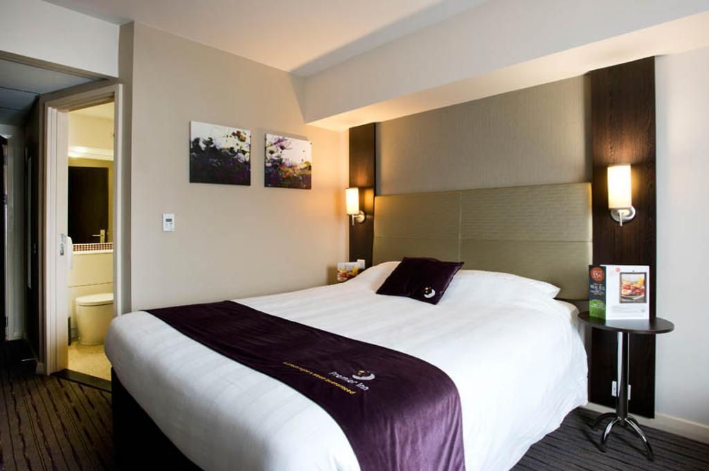 Premier Inn Aberdeen Airport - Dyce Ruang foto
