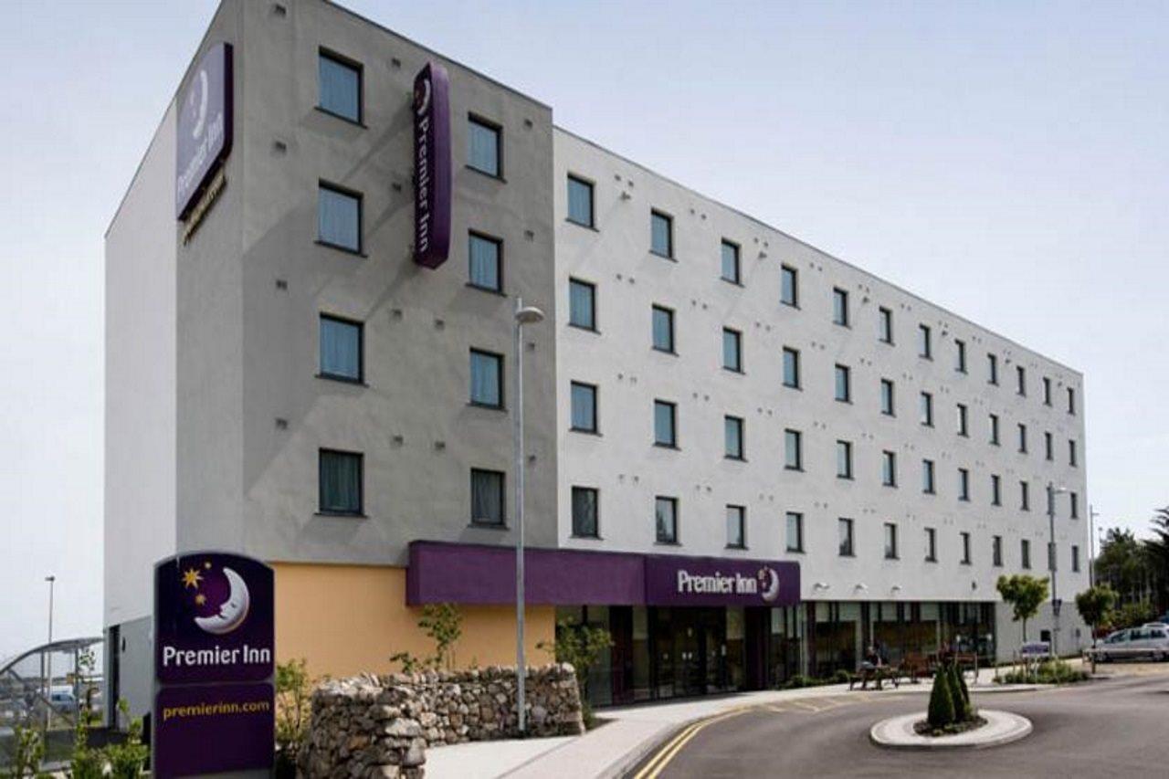 Premier Inn Aberdeen Airport - Dyce Bagian luar foto